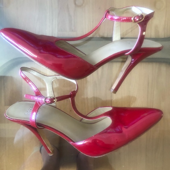 Saks Fifth Avenue Red T-Straps Sandals Size 6.5 - Picture 3 of 5